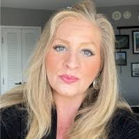 Lisa Motsinger's Instagram, Twitter & Facebook