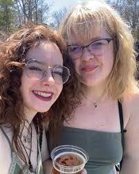 Victoria Shade's Instagram, Twitter & Facebook