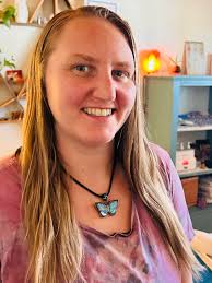 Heey! I will arrive in October, and looking for mindliked people who are  into personal growth, yoga and gym. I'm 35, female 😊