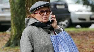 Šafránková zog es schon früh zum theater. Porad Ji To Slusi Podivejte Se Jak Ted Vypada Legendarni Popelka Libuska Safrankova 64 Super Cz