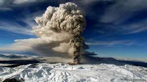 El volcán copahue está localizado en la frontera con argentina, en la región de biobío, a 110 km al sureste de la ciudad de los ángeles. Volcan Copahue 2012 Volcanes Chile Y Argentina Fotos De Chile