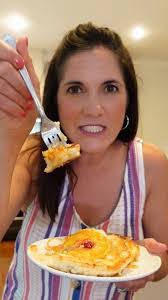 Lesley Grubbs's Instagram, Twitter & Facebook