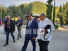 Για να είσαι πάντα μπροστά, ακολούθησε τον κόσμο του fthis.gr: Sthn Patra O Adwnis Gewrgiadhs Deite Fwto Politikes E3eli3eis Kai Nea
