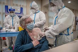Si tratta di 133mila persone che, al netto target regione 70% di 124mila, 19 giorni per 1/a dose a tutti. Vaccini Quasi 32mila Prenotazioni Over 80 Nelle Marche Marche Ansa It