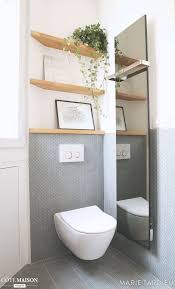 Chic Et Geometrie Dans Une Salle De Bain Scandinave Marie Tardieu Cote Maison Avec Images Salle De Bain Scandinave Decoration Toilettes Deco Toilettes