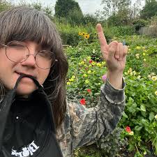 smirk.unofficial UK/EU tour was mental innit 1. Smirk & Co. at Cirque  Électrique, Paris 2. friends meeting house, Brighton 3. '76 twin reverb i  used for this tour, formerly owned by portishead