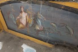 A Beautiful Fresco Recently Discovered In The Thermopolium Of Regio V Pompeii Sites In 2020 Pompeii Fresco Ancient Art