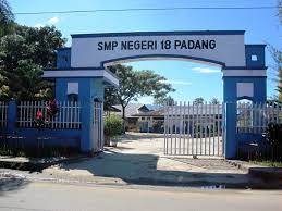 Smp swasta di kota padang. Kalahkan Smp 1 Smp 18 Padang Paling Banyak Peminat Penerimaan Siswa Baru Metrokini Com