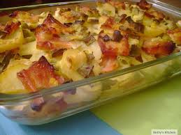 Season with salt and pepper. Cartofi Cu Bacon La Cuptor Betty S Kitchen