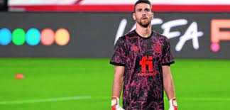 Sorprendía comprobar cómo el debutante unai simón , tan habituado a la instrucción de no complicarse la del delantero de españa, al menos de esta españa, se esperan otras virtudes, que. Unai Simon No Es Portero Para La Seleccion Espanola Fichajes Net