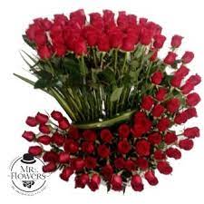 Great rates, no booking fees. 100 Rosas Rojas En Espiral 100 Rosas Rojas Rosas Rojas Arreglo Floral Rosas