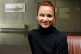 Radka třeštíková se drsně obula do ministerstva kvůli online výuce. Prvni Povidky Napsala Pri Cekani Na Letadlo Radka Trestikova Dvojka