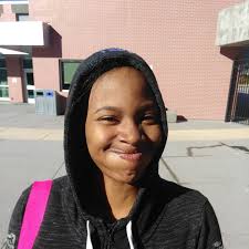 Reyzarria Perkins' De Anza High School Bio