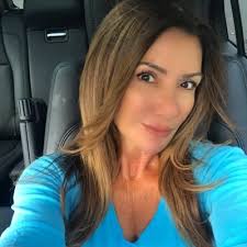 Doreen Colombo's Instagram, Twitter & Facebook