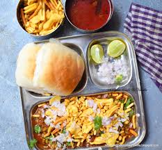 Garlic and onion powders are greatly concentrated, so if someone is intolerable to garlic and onions (part of the fructans fodmaps), then even a small amount of. Misal Pav Recipe Misal Pav Using Goda Masala Pepper Chilli And Vanilla