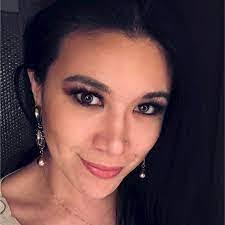 Alina Crist's Instagram, Twitter & Facebook