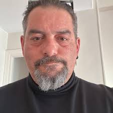 Yo reduciría la pregunta : ¿Se enamoran alguna vez?