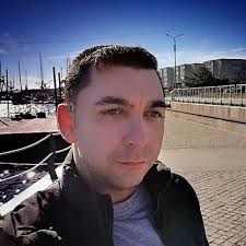 When looking at my library in engine . I only see 3 rows of playlists at a  time. This is very annoying as I can't navigate easily . How do I see