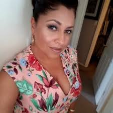 Stream Kelly Valentin music