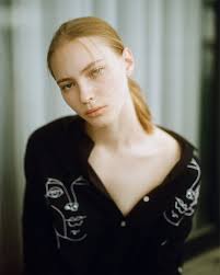 Selected by @thenoir.film 🎞💛 Submit your photos through DM 📩 Film by: ©️  @madebydvg . . . . . . #noirfilm #catsonfilm #filmisnotdead #shootfilm  #mamiya7 #cinestill #filmcommunity #filmdiscovered #filmfeed #mediumformat  #filmtweakers #filmphotography #