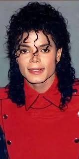 I always thought red was his color, but Michael in blue........🔥💥🔥💥
