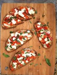 Bruschetta A La Mozzarella Recette Recettes De Cuisine Recette Tartine Bruschetta Recette