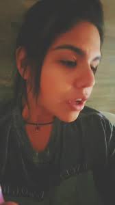 Susana Thomas (@_susanathomas)'s video of hand stuck in glass prank