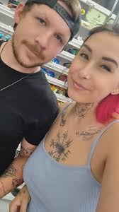 Heyyy, my name is ViktoriaLynn but I go by Vikki. I am originally from Camp  Lejeune but I call North Myrtle Beach home. ❤️ EDIT: If you're a female I  don't mind