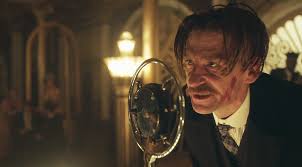 Al parecer busca un hechizo, una pócima, que garantice la victoria de su caballo de carreras. Episode 2 4 Peaky Blinders Wiki Fandom