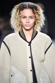Dark roots, blonde hair, don't care! Blonde Hair With Dark Roots 50 Styles All Things Hair Us