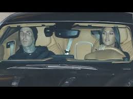 Travis barker is a true gentleman to rumored girlfriend kourtney kardashian. Exclusive Kourtney Kardashian Attends Hillsong Church With Travis Barker Youtube