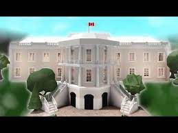 Decorating And Touring My White House In Bloxburg Youtube Mansion Bloxburg Bloxburg House Exterior Bloxburg House Exterior Ideas