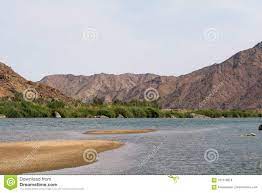 Voor het laatste nieuws over het nederlands elftal, de oranjeleeuwinnen, jong oranje en de overige nationale (jeugd)selecties. Ansicht Uber Den Oranje Fluss In Namibia Stockfoto Bild Von Draussen Afrika 101316078