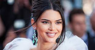 November 3, 1995) is a model and tv personality who is featured on the e! Kendall Jenner Age Net Worth Scandals Plastic Surgery Wikifamous