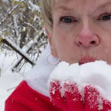 Share the story behind a piece in your vintage garden. 🪴