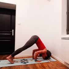 Quand Je Crois Etre En Posture Pour Faire Un Trepied Il Y A Encore Du Boulot Pour Les Headstands Merci Pour Vos Petits Mots Hier Yoga Legging Pants