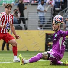 Elena kamperi of video