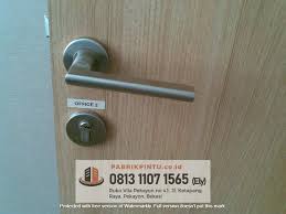 Silahkan hubungi nomor dibawah ini jika sedang berecana membuat pintu lapis teakwood / pintu double triplek dengan harga yang terjangkau. Jual Pintu Triplek Plywood 1 Cilegon Pabrik Pintu