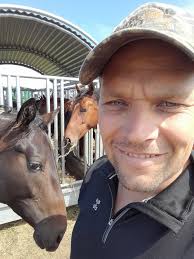 How to lift a Crown wave forklift with a hard fault in the right drive  motor?