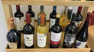 Cu o traditie de 30 de ani, acest clasament anual cu cele mai bune vinuri din lume aduce un adevarat elogiu celor mai de succes crame, producatori, regiuni si soiuri de vinuri la nivel. Ziua Nationala A Vinului Ghid Top Vinuri Bune Moldovenesti Blogger