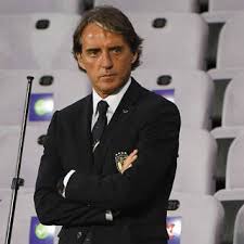 Роберто манчини родился в городе ези в семье альдо и марианны манчини. Glavnyj Trener Sbornoj Italii Poshutil Pro Koronavirus I Zabolel Futbol Sport Lenta Ru