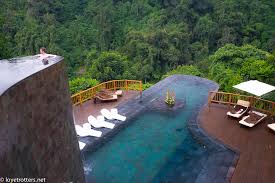 Nous Avons Teste La Plus Belle Piscine Au Monde Hanging Gardens A Ubud Lovetrotters