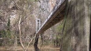 Ο ναοσ τησ αγιασ παρασκευησ στα τεμπη.! Thes Agia Paraskeyh O Dhmofilhs Naos Kai To Agiasma Sta Temph Fwto