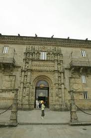 Santiago de compostela on kuulus poppide atraktsioonide poolest, nagu hostal de los reyes catolicos. Hostal Reyes Catolicos Santiago De Compostela Camino De Santiago Hostal