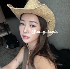 Post Malone's gorgeous Korean FIANCEE, Jamie ‼️ 😭😭💖💖💖 she doesn't have  ig anymore but here is the luckyyy ladyyy. They are engaged with a baby  girl. #postmalone