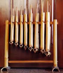 Gong garantung adalah alat musik tradisional suku dayak yang diklasifikasikan sebagai salah satu alat musik dalam kelompok idiofon yang terbuat dari bahan campuran jenis logam besi kuningan dan perunggu. Muhammad Zakir Bin Zulkifli Zakirbinzulkifl Profile Pinterest