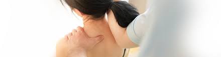 Osteopathen ertasten verspannungen, behandeln sanft und heilen ganzheitlich. Osteopathie Praxis In Ratingen Osteopath Bo Pfeiffer