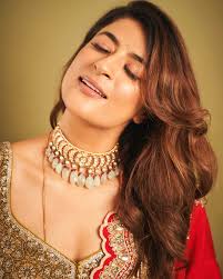 I choose happiness ❤️ Choices are so important in life. Every moment we can  excercise this power. Most of the times we don't realise and just keep  going. How about pulling back,