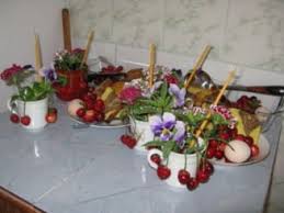 În a doua zi după duminica pogorârii sfântului duh, adică în lunea rusaliilor, biserica ortodoxă prăznuieşte pe sfântul duh, a treia. Cand Au Loc Rusaliile In 2021 Ce SemnificaÅ£ie Au Si Ce TradiÅ£ii RespectÄƒ Romanii In Aceste Zile Kanal D Romania