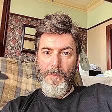 Hi all, anyone know if the presonus activation servers are down? I keep  getting an activation screen popping up telling me my studio one license  has expired when it has not. I